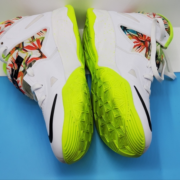 Lebron James Zoom Soldier VII KINGS PRIDE White Black Volt 599264-103 Size 7.5 - Picture 3 of 12